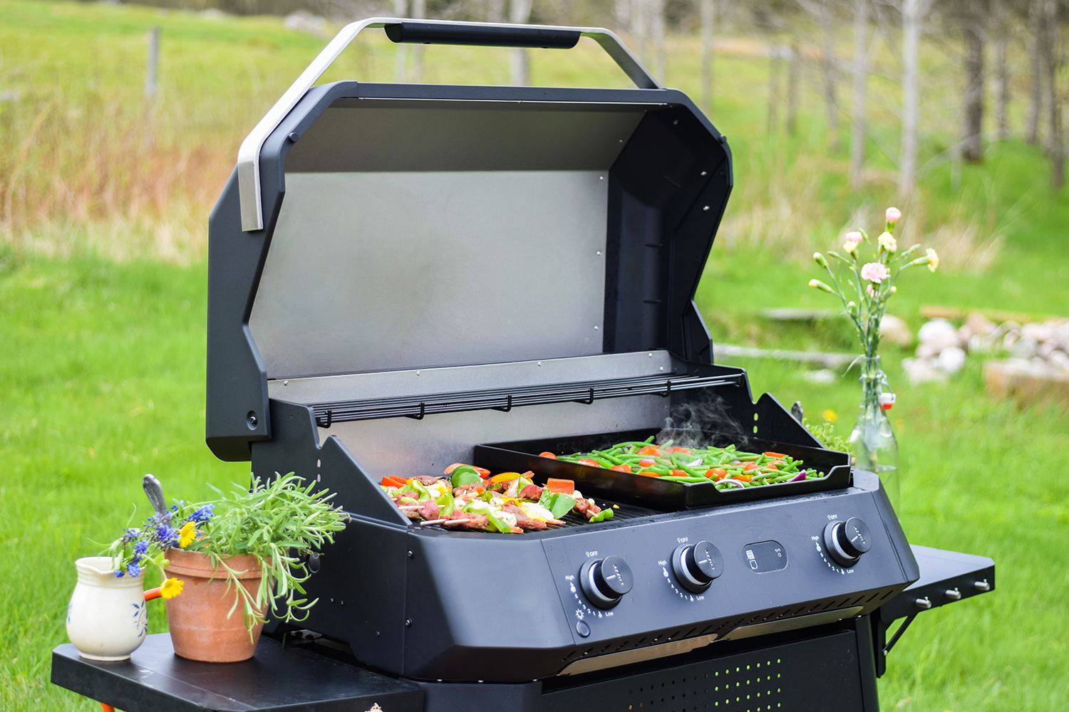 COZZE G 800 COMBO Plancha Grill mit Grillrost Starterset mit COZZE Grillbesteck Grillzange, Grillwender, Grillbürste und Grillhandschuhe – Bild 6