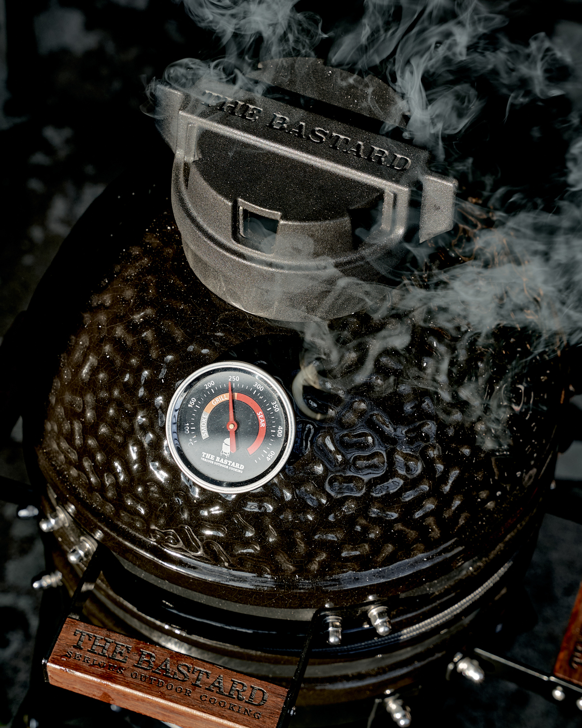 The Bastard Keramikgrill Classic Small schwarz glänzend Modell 2025 – Bild 6