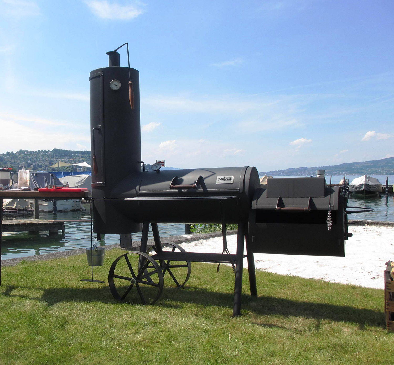 Grillfürst Smoker ST18 Massiver Smoker mit Räucherturm – Bild 4