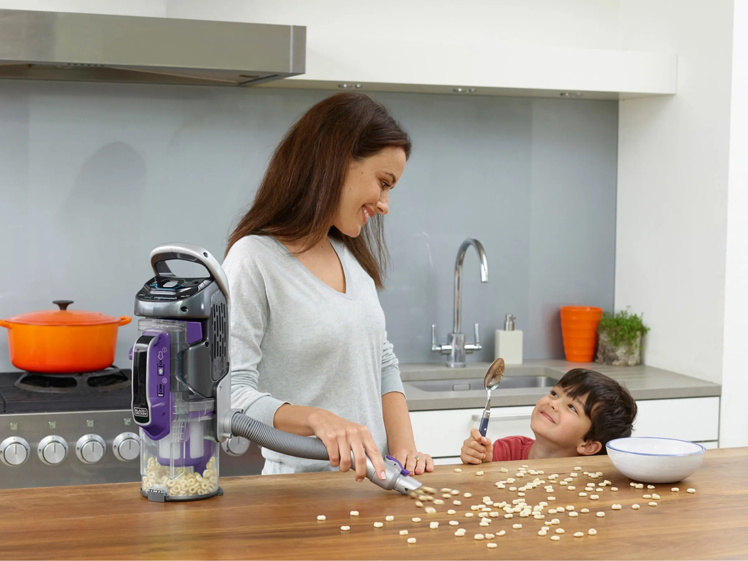 Black Decker 2 in 1 Akku Stielsauger Multipower Pet CUA625BHP – Bild 4