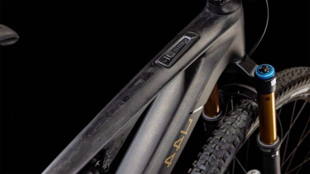 CUBE AMS HYBRID ONE44 C:68X SLT 400X 29" Carbon E-Mountainbike 2025 carbon / golddust – Bild 4